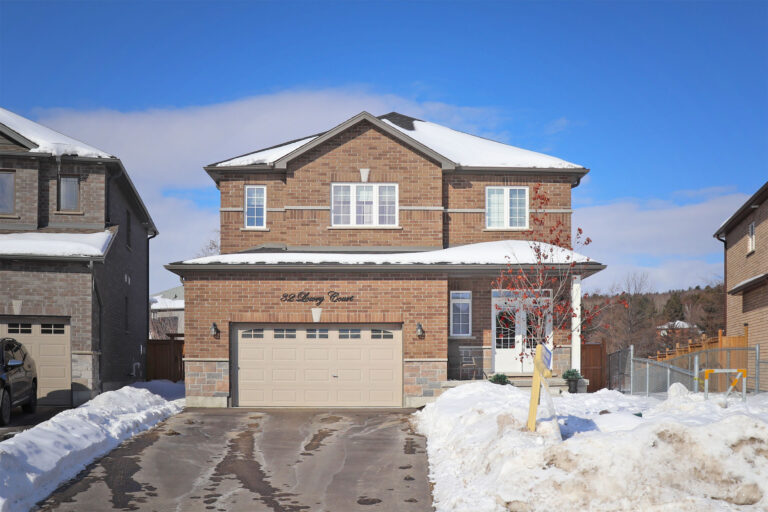 32 Lowry Crt - For Sale - Barrie