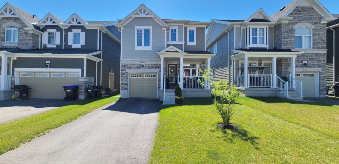 For Sale: 22 Dunes Dr Fully Detached in Wasaga Beach